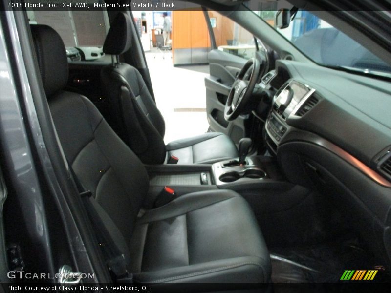 Modern Steel Metallic / Black 2018 Honda Pilot EX-L AWD