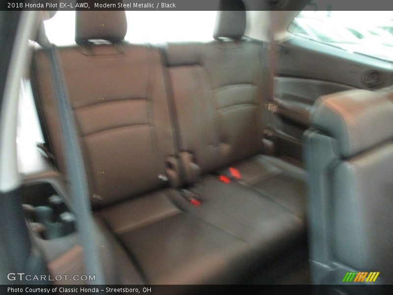 Modern Steel Metallic / Black 2018 Honda Pilot EX-L AWD