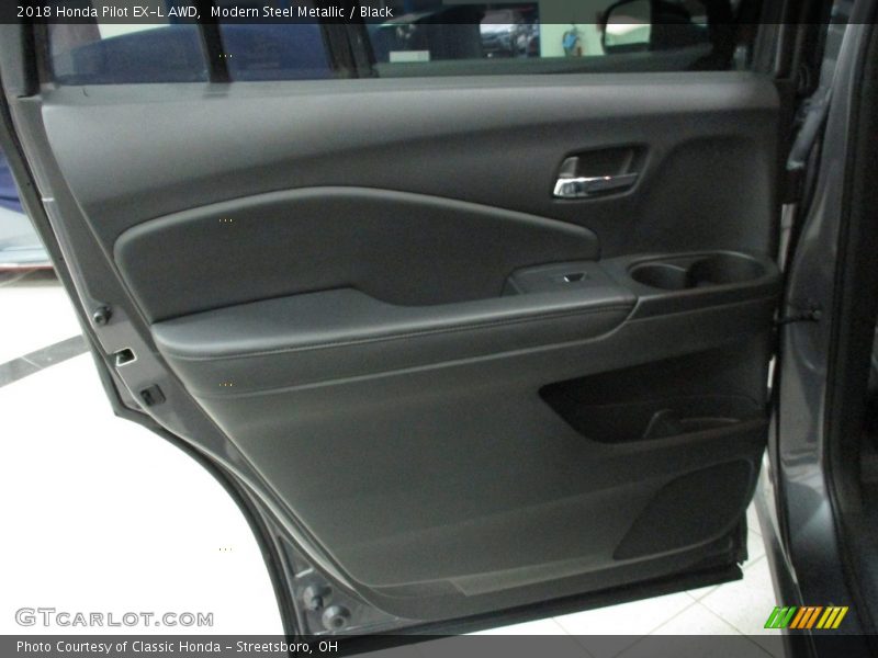 Modern Steel Metallic / Black 2018 Honda Pilot EX-L AWD