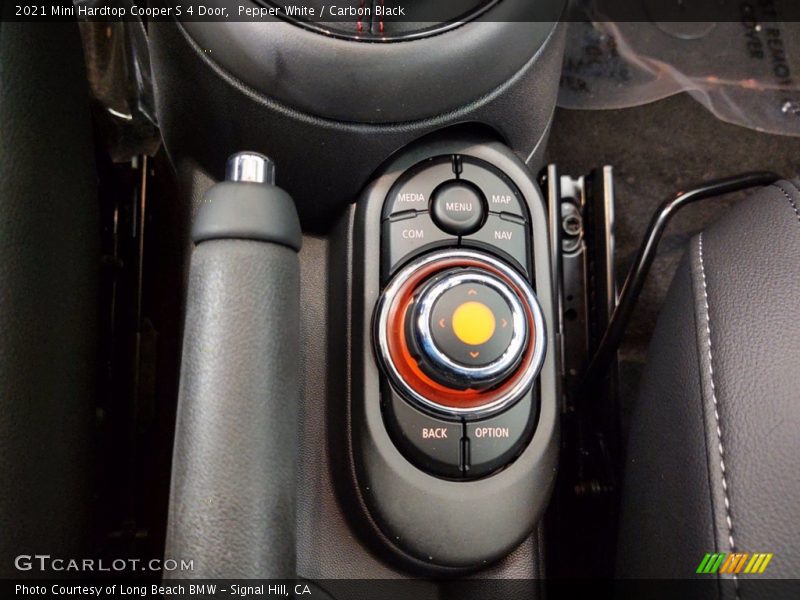 Pepper White / Carbon Black 2021 Mini Hardtop Cooper S 4 Door
