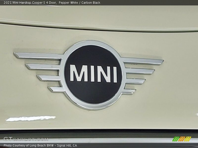 Pepper White / Carbon Black 2021 Mini Hardtop Cooper S 4 Door