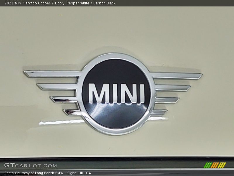 Pepper White / Carbon Black 2021 Mini Hardtop Cooper 2 Door