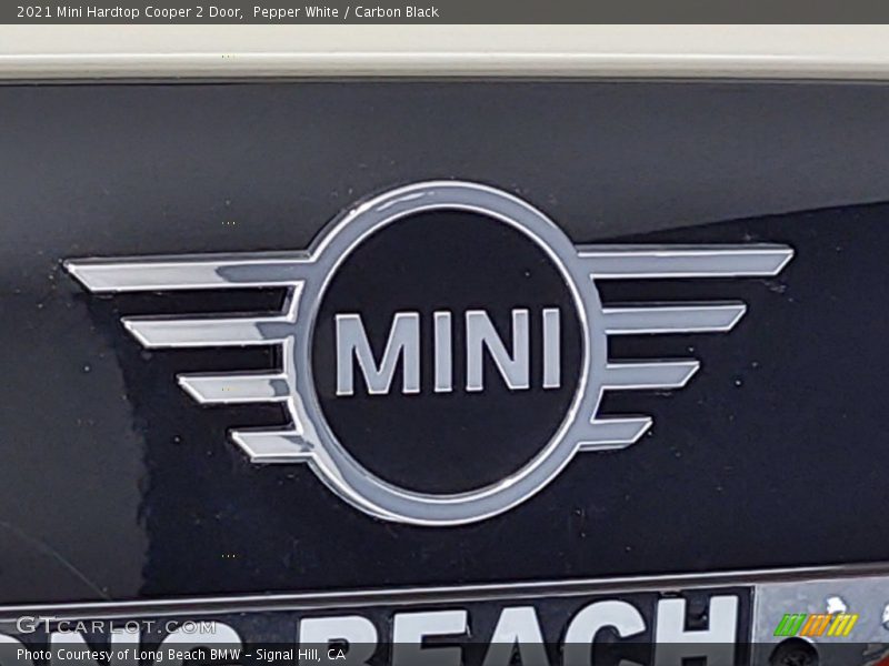 Pepper White / Carbon Black 2021 Mini Hardtop Cooper 2 Door