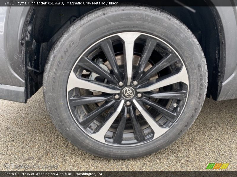 Magnetic Gray Metallic / Black 2021 Toyota Highlander XSE AWD