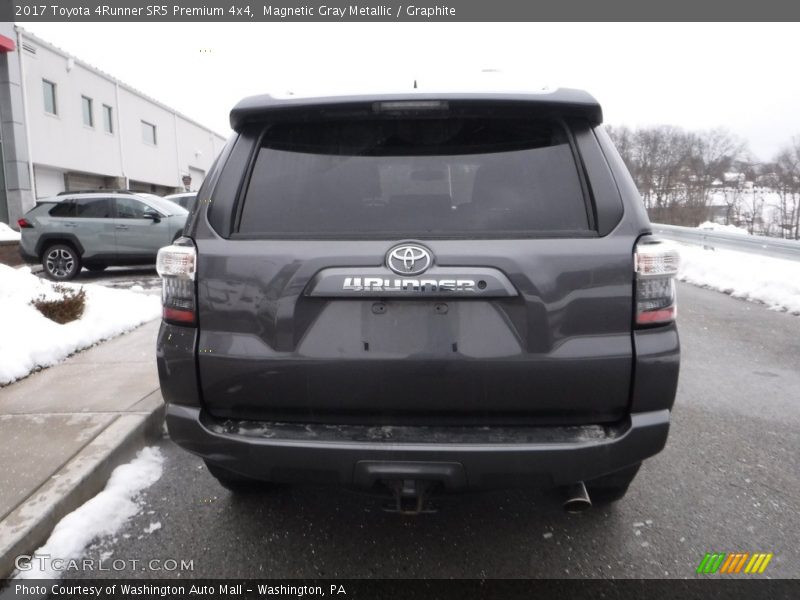 Magnetic Gray Metallic / Graphite 2017 Toyota 4Runner SR5 Premium 4x4