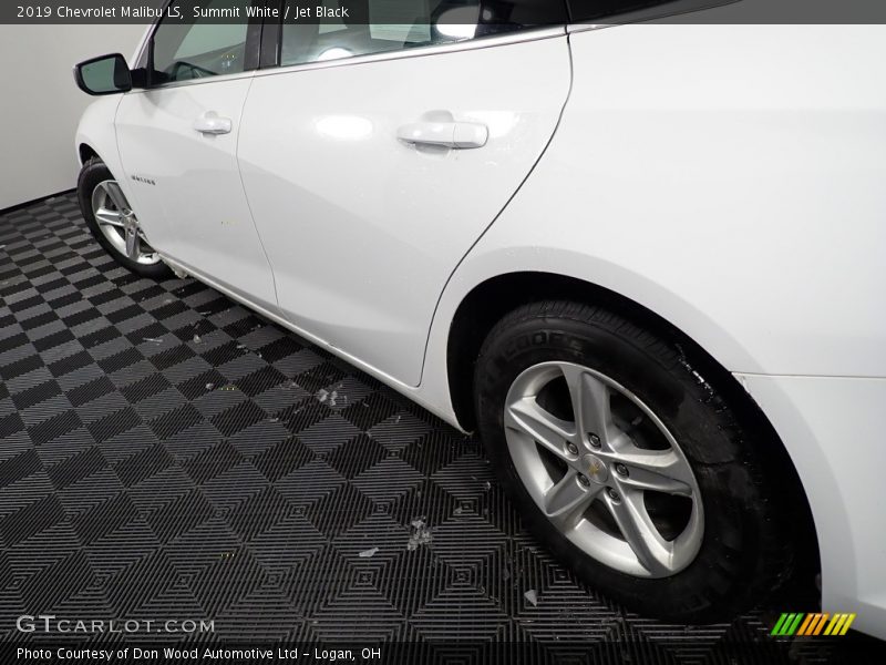 Summit White / Jet Black 2019 Chevrolet Malibu LS