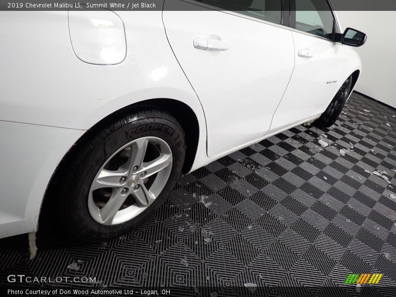 Summit White / Jet Black 2019 Chevrolet Malibu LS