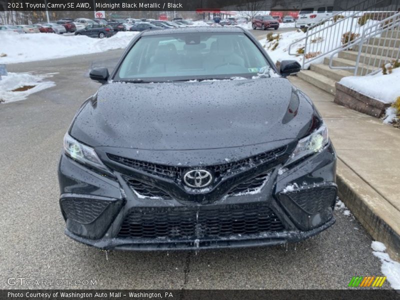 Midnight Black Metallic / Black 2021 Toyota Camry SE AWD