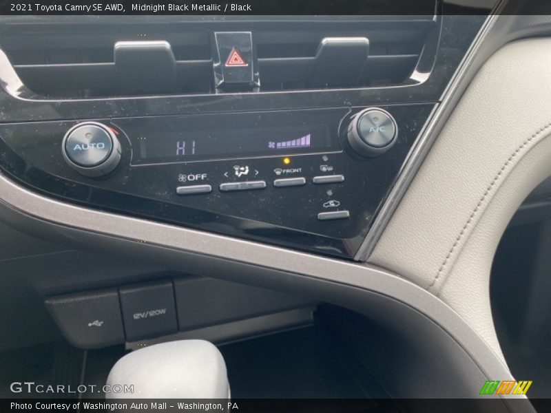 Midnight Black Metallic / Black 2021 Toyota Camry SE AWD