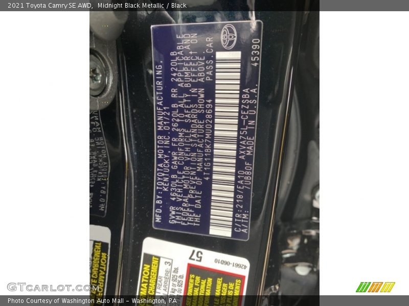Midnight Black Metallic / Black 2021 Toyota Camry SE AWD