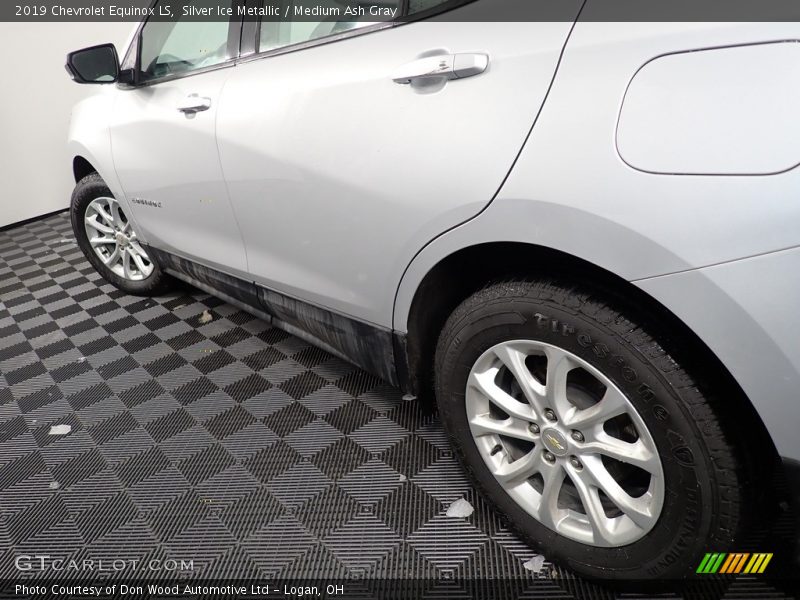 Silver Ice Metallic / Medium Ash Gray 2019 Chevrolet Equinox LS