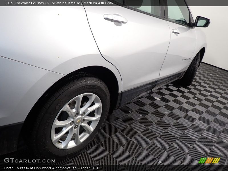 Silver Ice Metallic / Medium Ash Gray 2019 Chevrolet Equinox LS