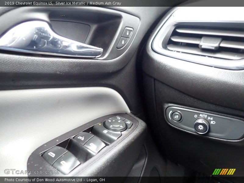 Silver Ice Metallic / Medium Ash Gray 2019 Chevrolet Equinox LS