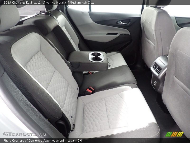 Silver Ice Metallic / Medium Ash Gray 2019 Chevrolet Equinox LS