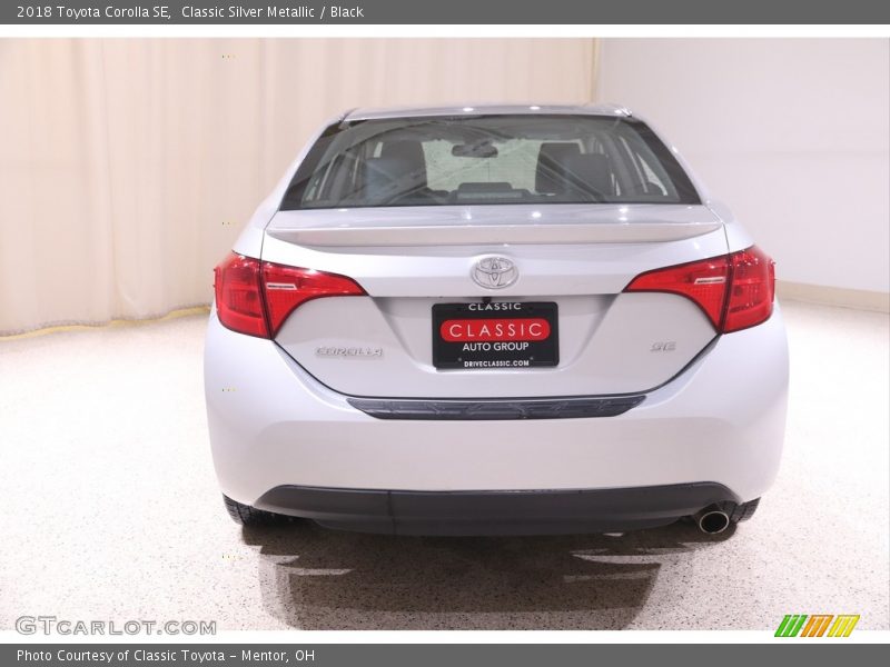 Classic Silver Metallic / Black 2018 Toyota Corolla SE