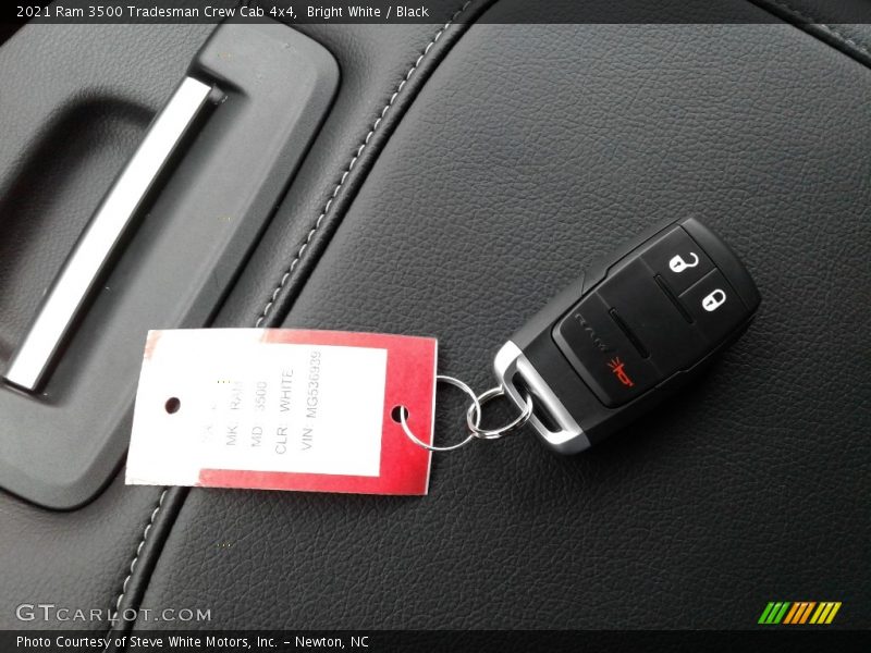 Bright White / Black 2021 Ram 3500 Tradesman Crew Cab 4x4