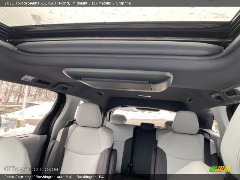 Midnight Black Metallic / Graphite 2021 Toyota Sienna XSE AWD Hybrid