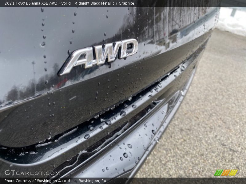 Midnight Black Metallic / Graphite 2021 Toyota Sienna XSE AWD Hybrid
