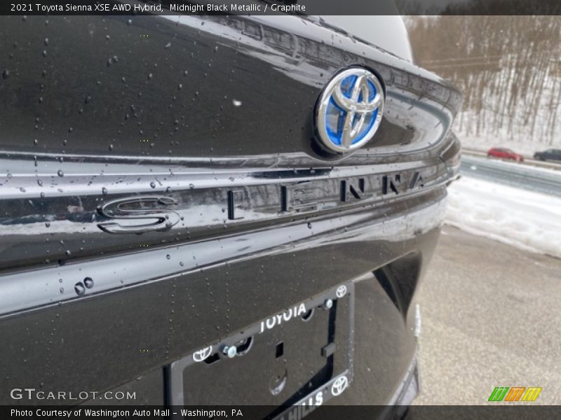 Midnight Black Metallic / Graphite 2021 Toyota Sienna XSE AWD Hybrid