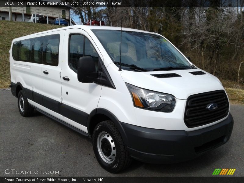 Front 3/4 View of 2016 Transit 150 Wagon XL LR Long