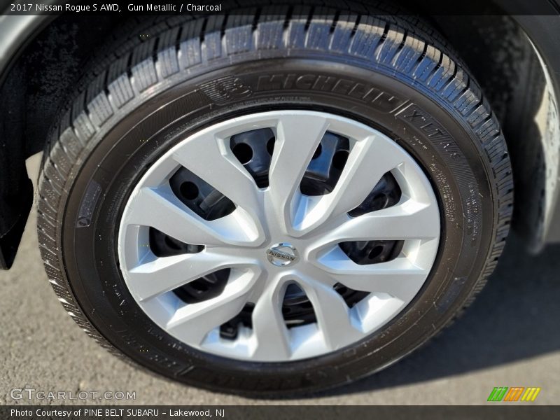 Gun Metallic / Charcoal 2017 Nissan Rogue S AWD