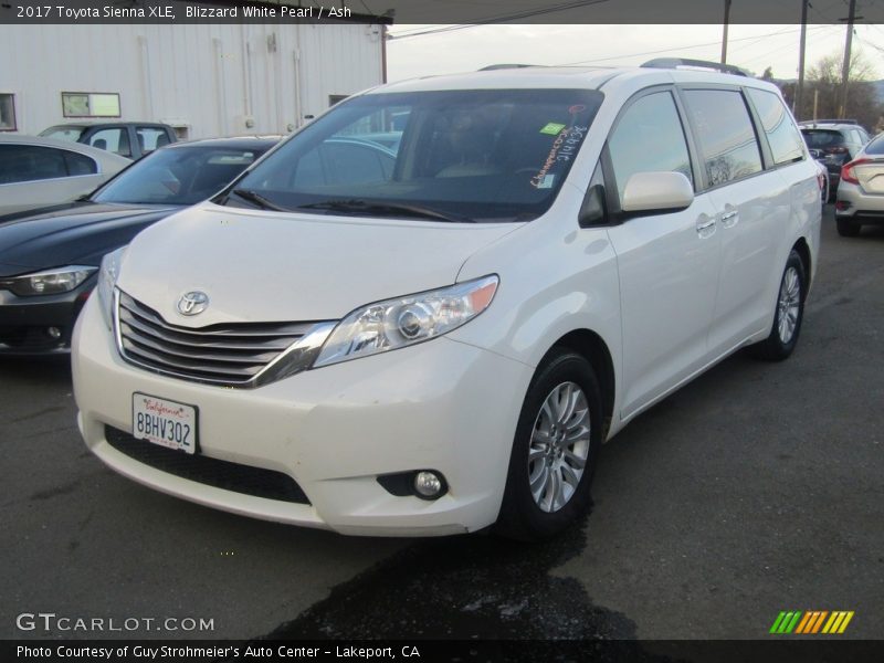 Blizzard White Pearl / Ash 2017 Toyota Sienna XLE