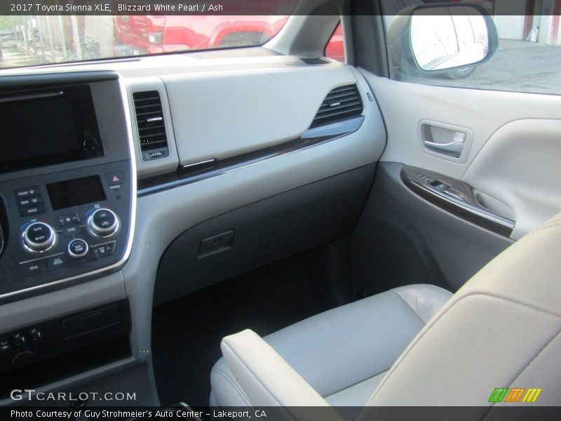 Blizzard White Pearl / Ash 2017 Toyota Sienna XLE