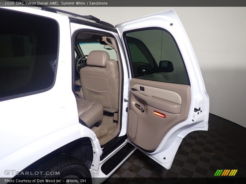 Summit White / Sandstone 2006 GMC Yukon Denali AWD
