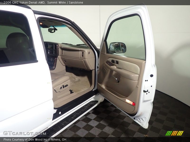 Summit White / Sandstone 2006 GMC Yukon Denali AWD