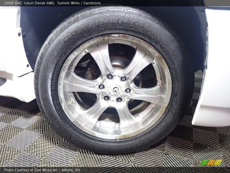 Summit White / Sandstone 2006 GMC Yukon Denali AWD