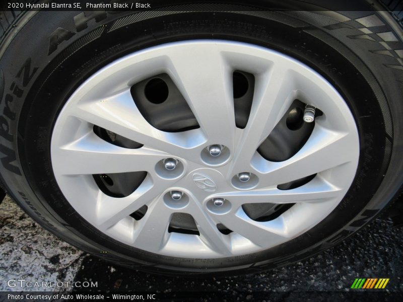Phantom Black / Black 2020 Hyundai Elantra SE
