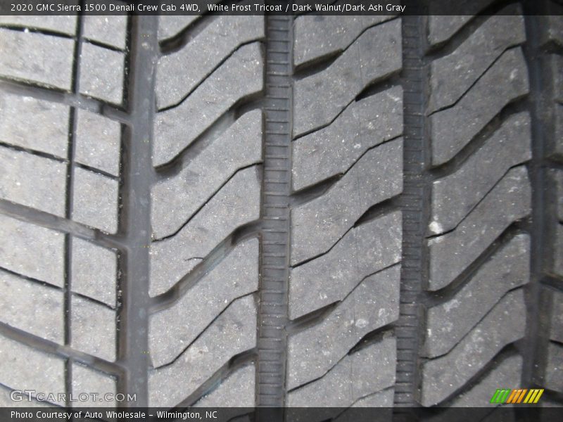 White Frost Tricoat / Dark Walnut/Dark Ash Gray 2020 GMC Sierra 1500 Denali Crew Cab 4WD