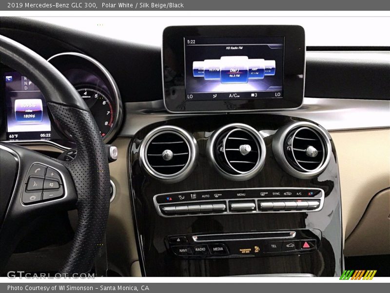 Polar White / Silk Beige/Black 2019 Mercedes-Benz GLC 300