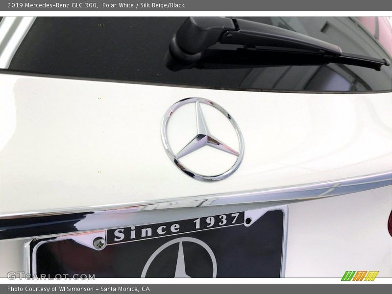 Polar White / Silk Beige/Black 2019 Mercedes-Benz GLC 300