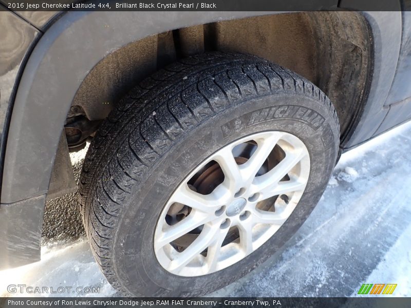 Brilliant Black Crystal Pearl / Black 2016 Jeep Cherokee Latitude 4x4