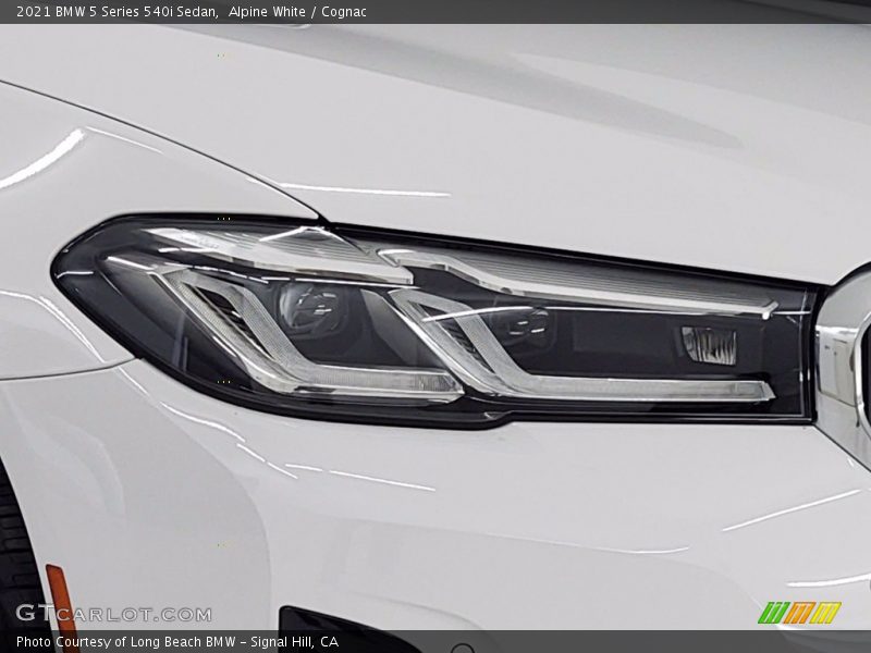 Alpine White / Cognac 2021 BMW 5 Series 540i Sedan