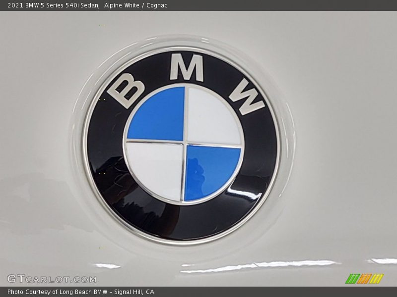 Alpine White / Cognac 2021 BMW 5 Series 540i Sedan