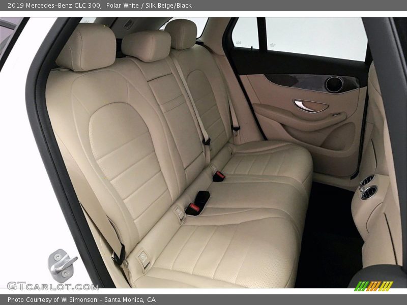 Polar White / Silk Beige/Black 2019 Mercedes-Benz GLC 300