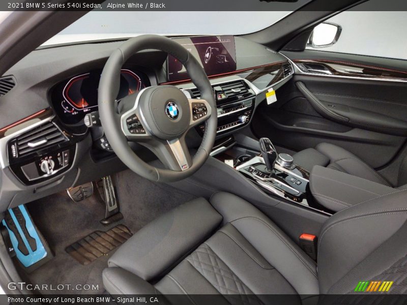 Alpine White / Black 2021 BMW 5 Series 540i Sedan
