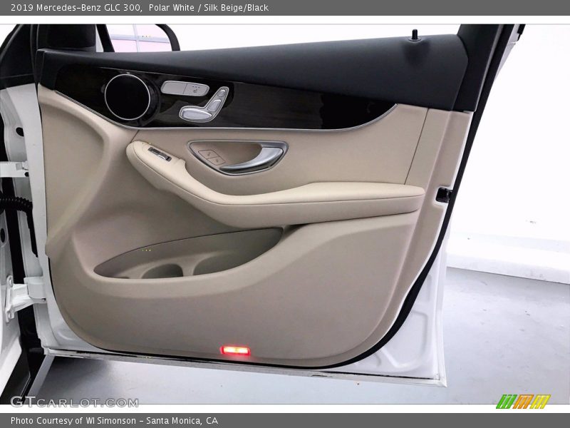 Polar White / Silk Beige/Black 2019 Mercedes-Benz GLC 300