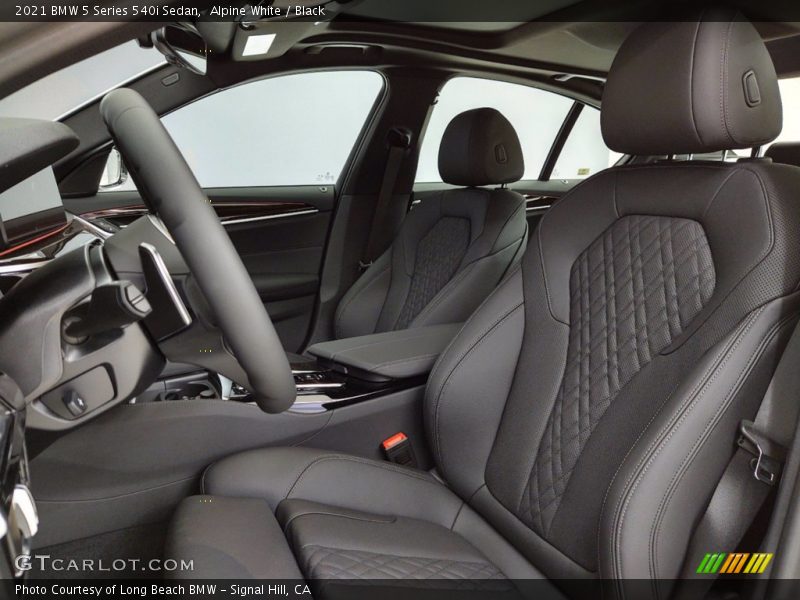 Alpine White / Black 2021 BMW 5 Series 540i Sedan