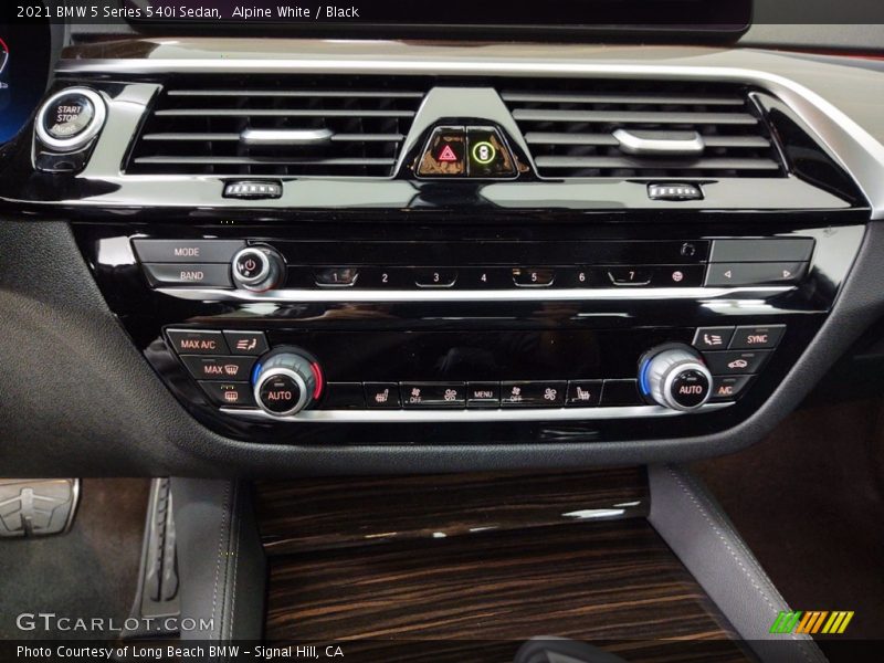 Alpine White / Black 2021 BMW 5 Series 540i Sedan