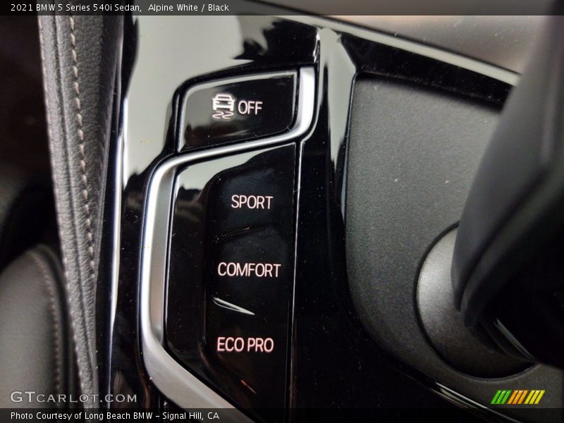 Alpine White / Black 2021 BMW 5 Series 540i Sedan