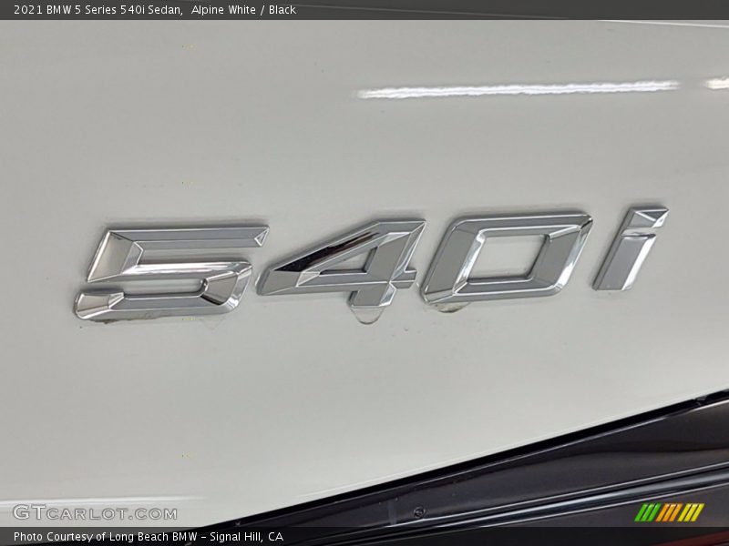 Alpine White / Black 2021 BMW 5 Series 540i Sedan