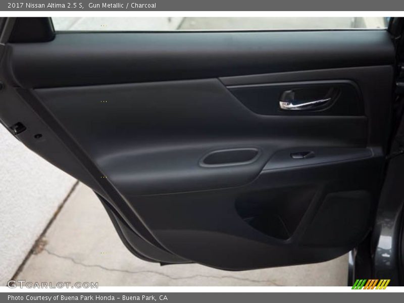 Gun Metallic / Charcoal 2017 Nissan Altima 2.5 S