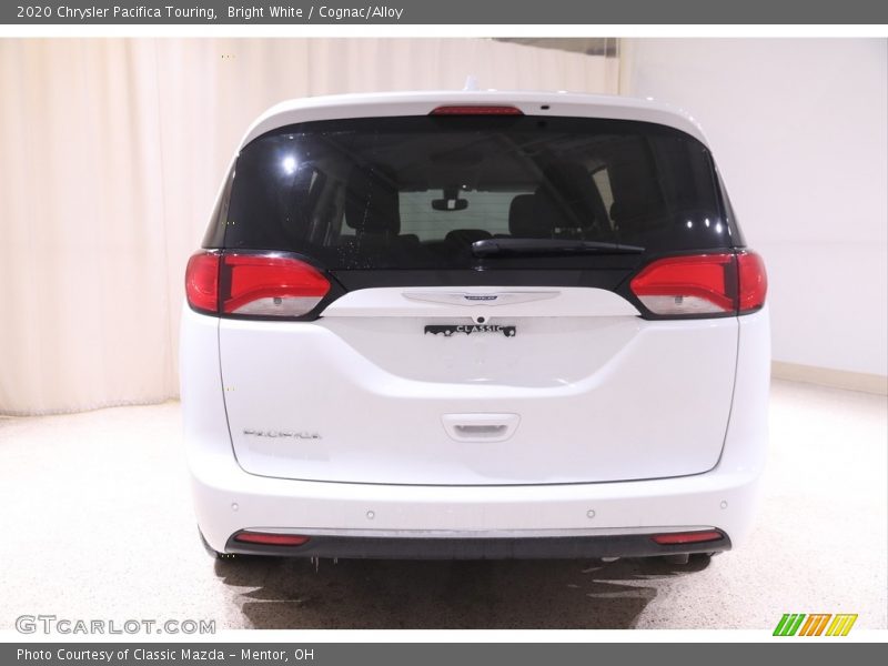 Bright White / Cognac/Alloy 2020 Chrysler Pacifica Touring