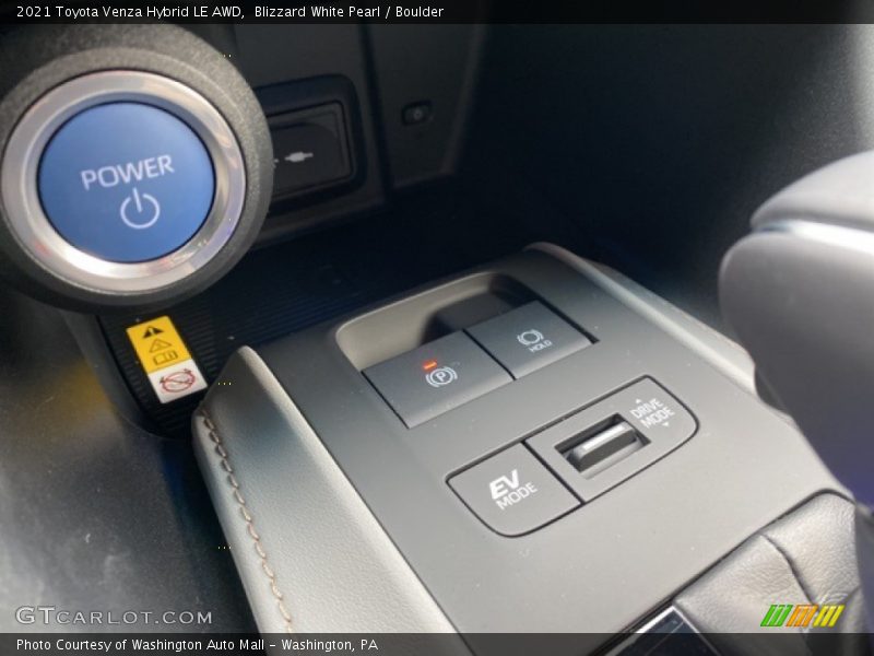 Blizzard White Pearl / Boulder 2021 Toyota Venza Hybrid LE AWD