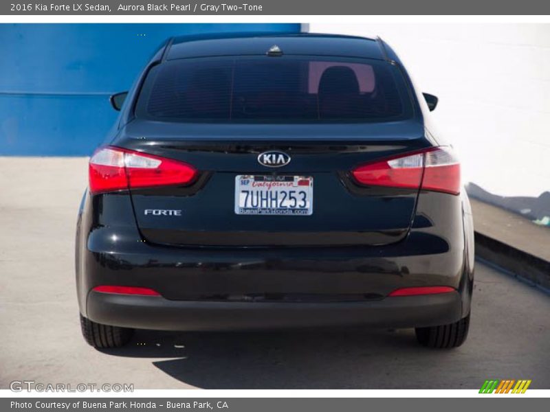 Aurora Black Pearl / Gray Two-Tone 2016 Kia Forte LX Sedan