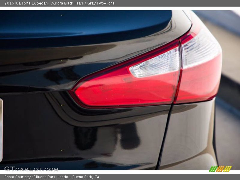 Aurora Black Pearl / Gray Two-Tone 2016 Kia Forte LX Sedan