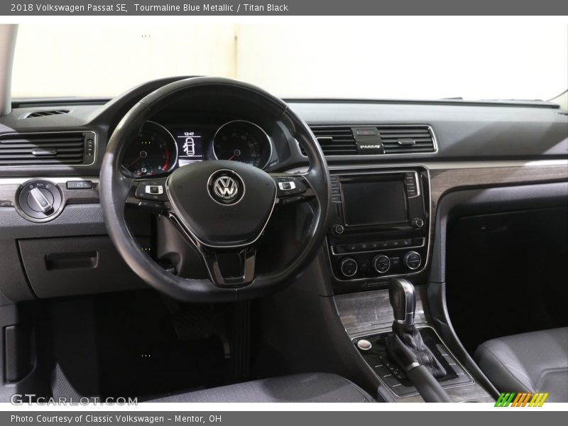Tourmaline Blue Metallic / Titan Black 2018 Volkswagen Passat SE